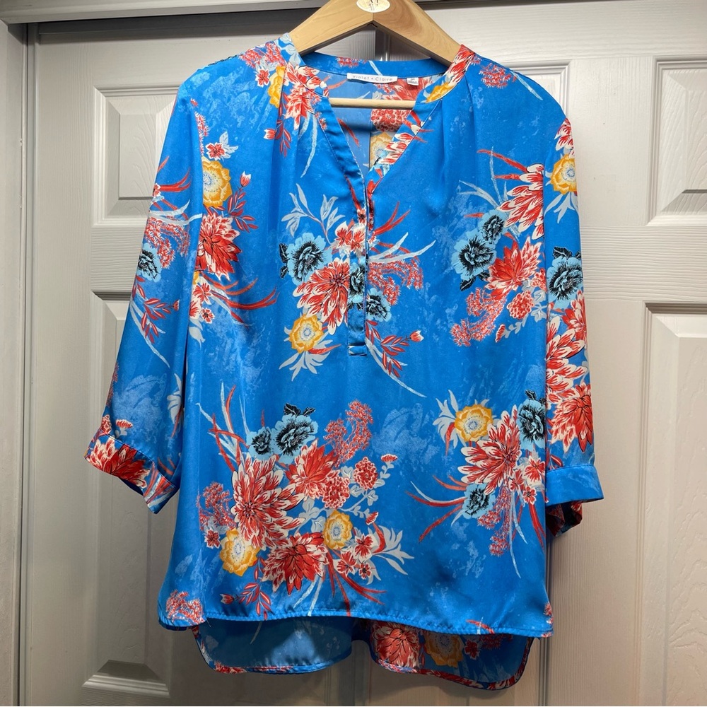 Violet + Claire Night Blue Floral Women’s Blouse Size 3x